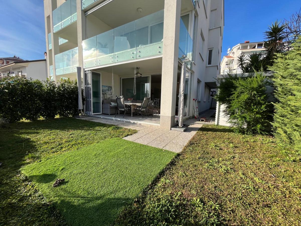 Apartment Lui With Rooftop Swimming Pool Icici Exterior foto
